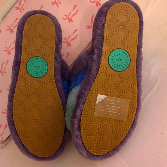 UGG Multicolor Fluffy Slippers - Picture 6 of 9
